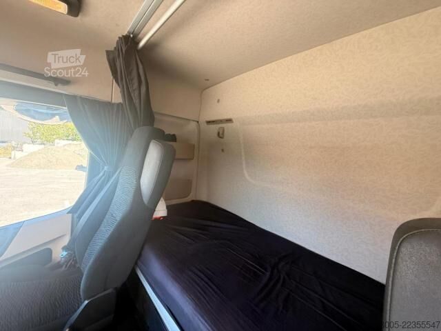 Стандартный седельный тягач Mercedes-Benz Actros 1853