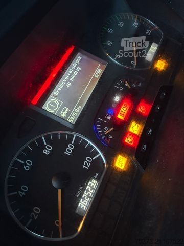 Furgoneta frigorífica MERCEDES-BENZ Atego 922 Kühlkoffer/Rohrbahn/Unfall