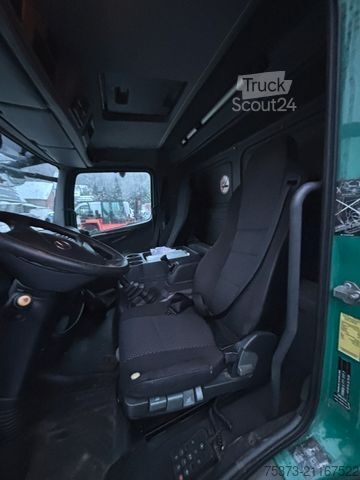 Furgoneta frigorífica MERCEDES-BENZ Atego 922 Kühlkoffer/Rohrbahn/Unfall