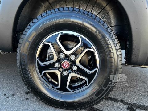 Автодім Carado Camper Van 640