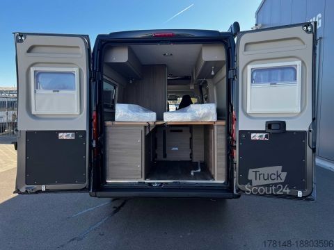 Автодім Carado Camper Van 640