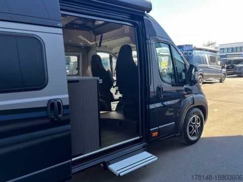 Автодім Carado Camper Van 640
