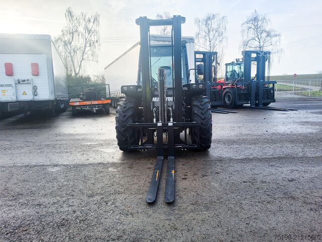 All-terrain forklift Manitou M 30-4