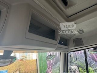 Camion avec plateau (ouvert) et grue HIAB Volvo FE 320