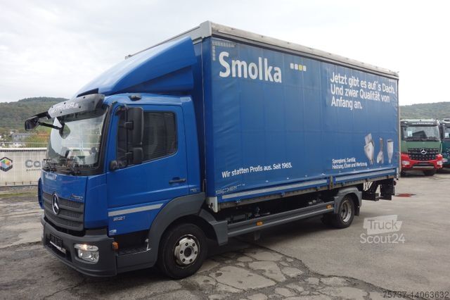Transporter mit Pritsche & Plane MERCEDES-BENZ 821 L