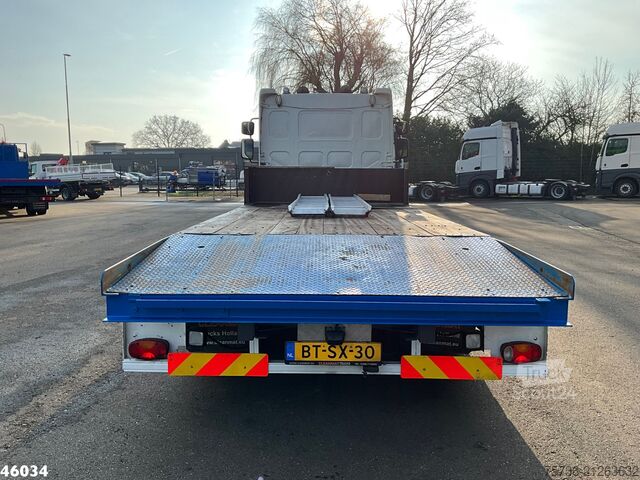 Autószállító furgon Renault MIDLUM 240-12 Autotransporter met oprijrampen