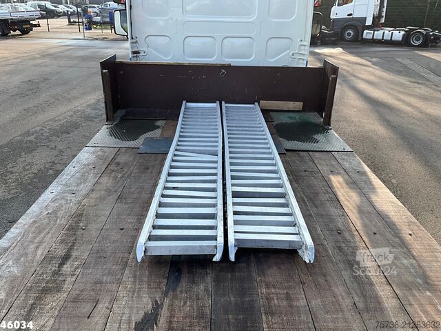 Autószállító furgon Renault MIDLUM 240-12 Autotransporter met oprijrampen