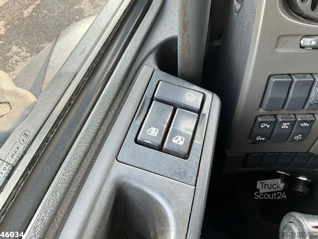 Autószállító furgon Renault MIDLUM 240-12 Autotransporter met oprijrampen