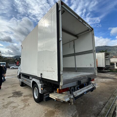 Camión plataforma con toldo Mercedes-Benz Atego 818