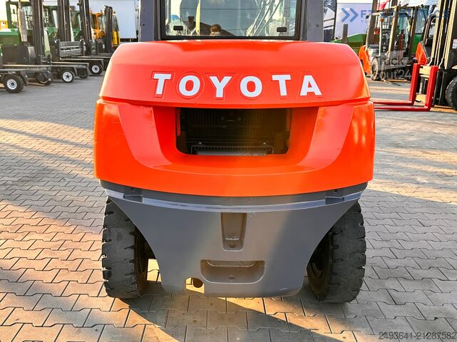 Forklift Toyota 42-4FD40 / DIESEL / 4500KG / DUPLEX / FO