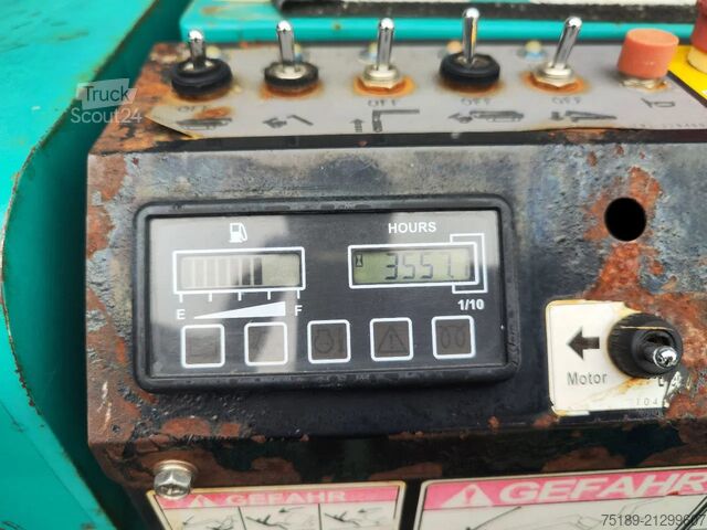 Minikran Maeda MC 305 CRME-2