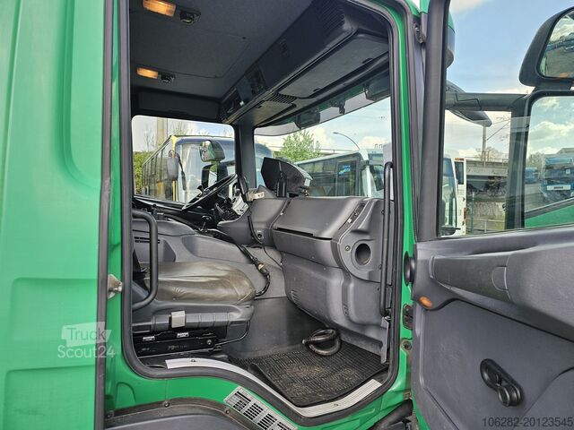 Ciężarówka na śmieci SCANIA P94DB4X2NB230 mit NORBA RL200 14.1cub