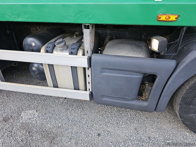 Ciężarówka na śmieci SCANIA P94DB4X2NB230 mit NORBA RL200 14.1cub