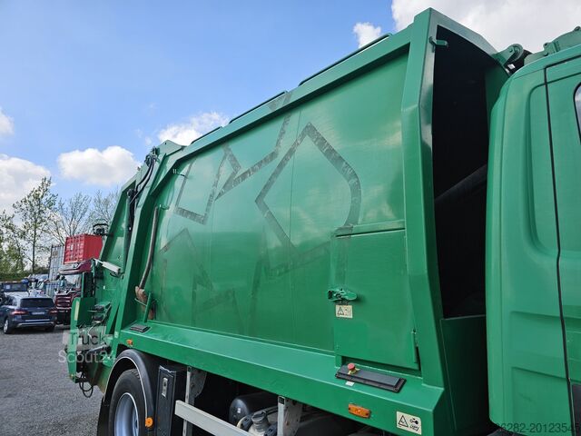 Ciężarówka na śmieci SCANIA P94DB4X2NB230 mit NORBA RL200 14.1cub