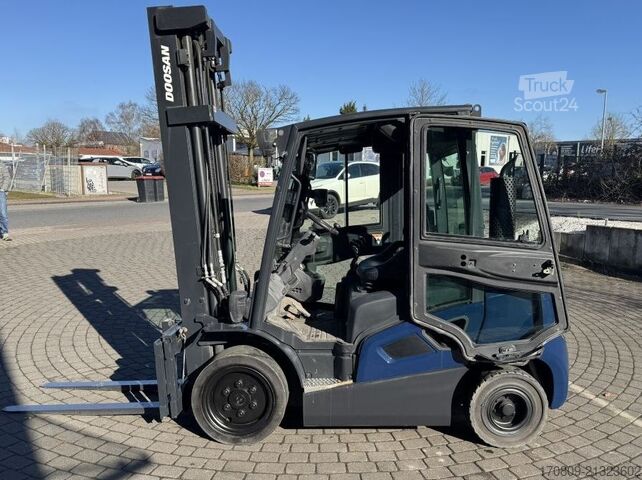 Wózek widłowy czołowy Doosan D30S-9