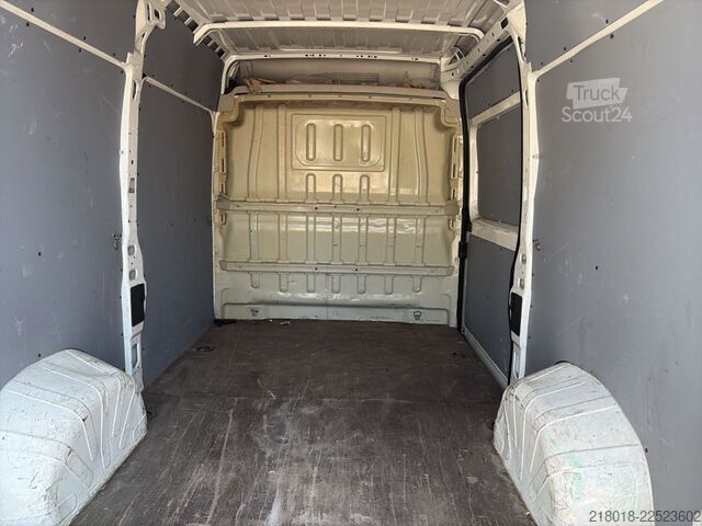 Furgão de painéis Peugeot Boxer