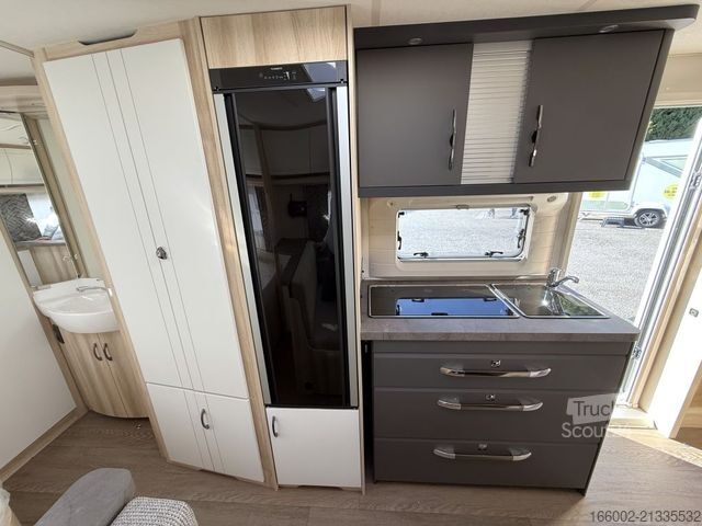 Campingvogn HOBBY De Luxe 560 KMFe 3-er Etagenbett 2.000 kg