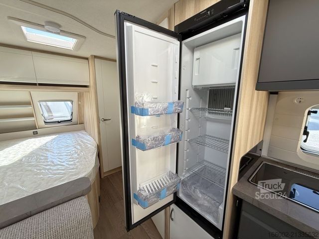 Campingvogn HOBBY De Luxe 560 KMFe 3-er Etagenbett 2.000 kg