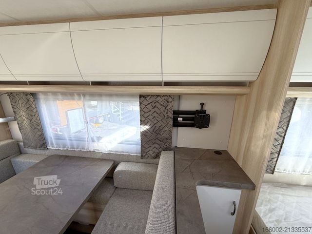 Campingvogn HOBBY De Luxe 560 KMFe 2000 kg LAST CALL