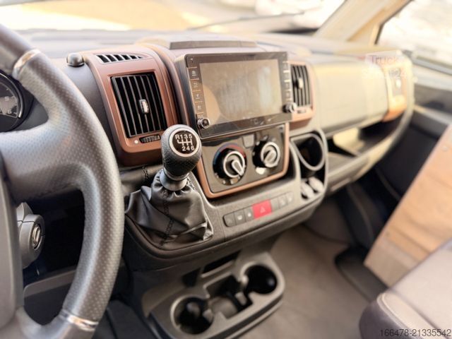 Camping-car intégral MOBILVETTA K-Yacht Tekno Line 89 *Queensbett-Hubbett*