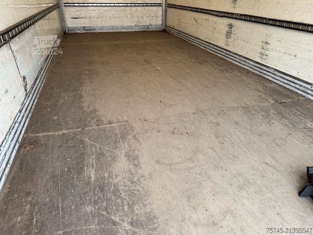 LKW mit Kofferaufbau MERCEDES-BENZ ATEGO 818 * ANFAHUNFALL * MOTOR LÄÜFT *