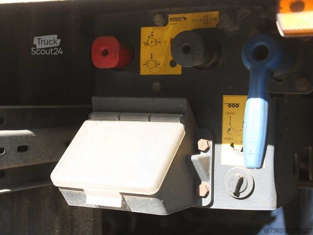 Auflieger mit Pritsche & Plane SCHMITZ CARGOBULL CARGOBULL SCB S3T, LOWDECK, LIFTING AXLE