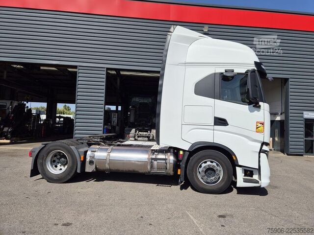 štandardný ťahač Iveco S-WAY