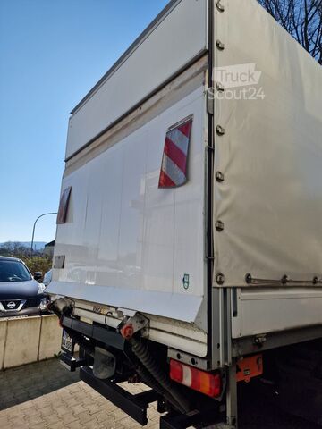 Ciężarówka z płaską platformą i plandeką Mercedes-Benz atego 818 L