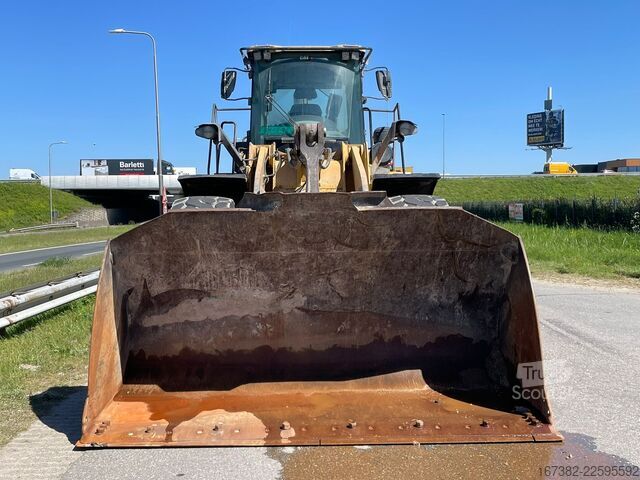 Kuormaaja Caterpillar 966M