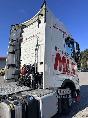 Standard SZM Volvo VOLVO 460 GLOBE DIESEL/LNG 4X2