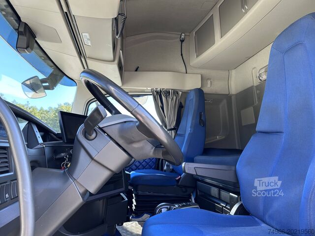 Standard SZM Volvo VOLVO 460 GLOBE DIESEL/LNG 4X2