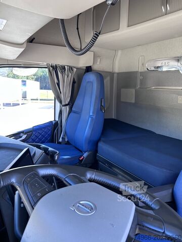 Standard SZM Volvo VOLVO 460 GLOBE DIESEL/LNG 4X2