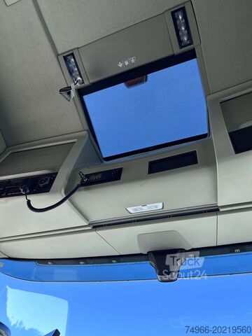 Standard SZM Volvo VOLVO 460 GLOBE DIESEL/LNG 4X2