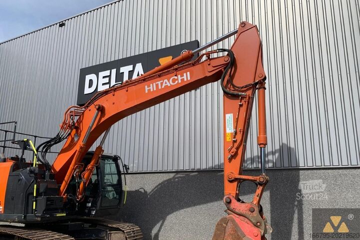 Rupsgraafmachine Hitachi ZX225USLC-6