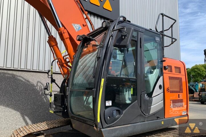 Rupsgraafmachine Hitachi ZX225USLC-6