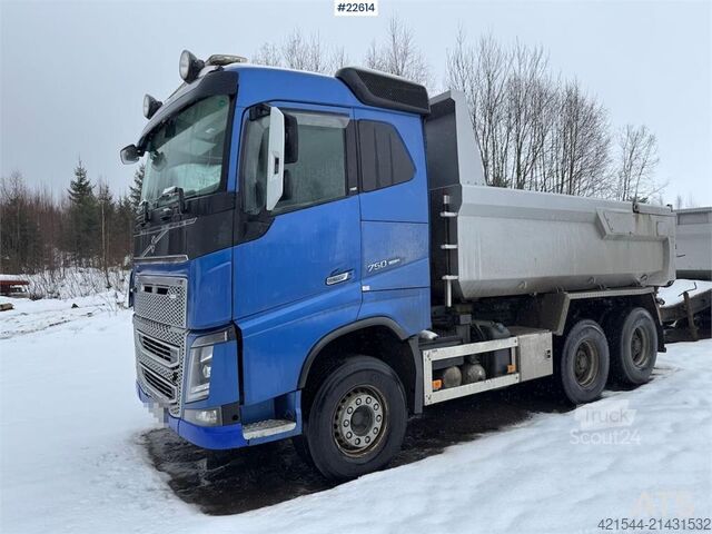 Kippiauto Volvo FH16 750 w/ Maur Triple trailer