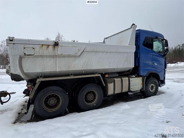 Kippiauto Volvo FH16 750 w/ Maur Triple trailer