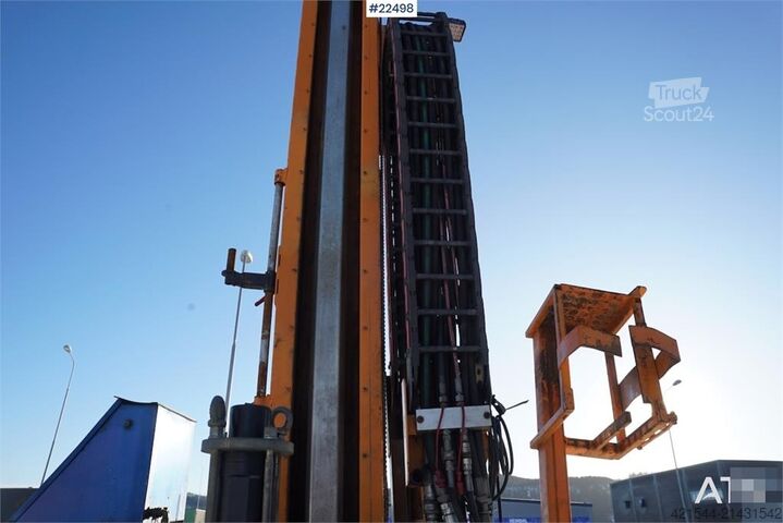 Mașină de găurit pământul  Geotech 504 Georig with blade