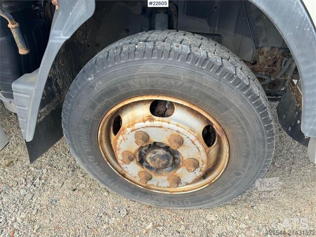 Mala Mitsubishi Fuso 7C18 4x2 box truck with tail lift – repair ob