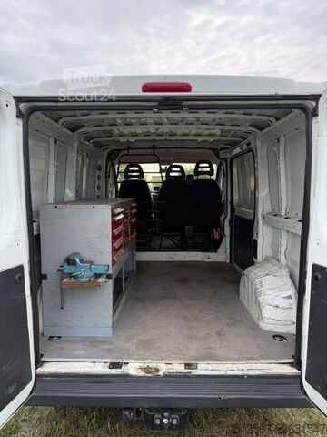 Furgon FIAT Ducato Kasten m. Werkbank & -regalen, Rfk