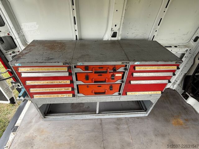Furgon FIAT Ducato Kasten m. Werkbank & -regalen, Rfk