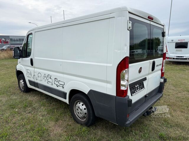 Furgon blaszak FIAT Ducato Kasten m. Werkbank & -regalen, Rfk