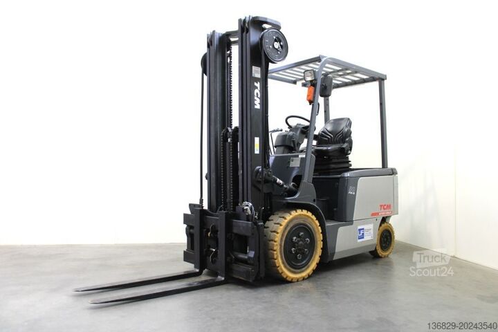 Carretilla elevadora frontal TCM FB 30-7