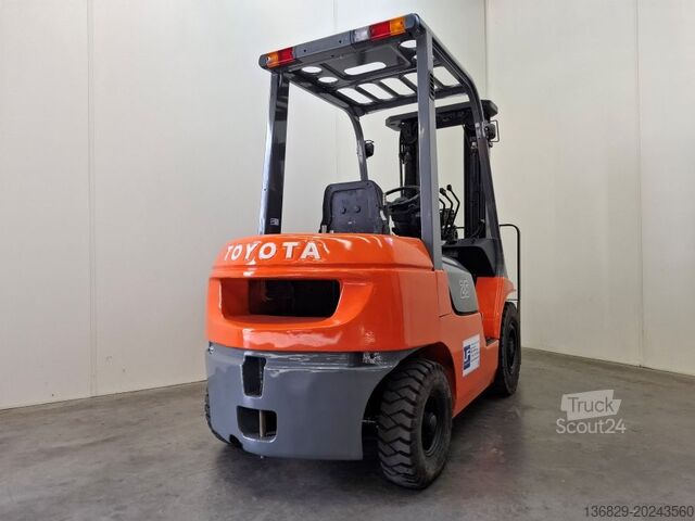 Wózek widłowy czołowy Toyota 62-7FDF25