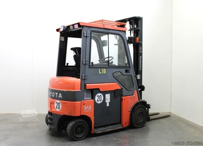 Frontgaffeltruck Toyota 7FBM25