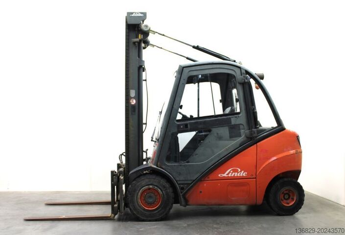 Frontgaffeltruck Linde H 25 D