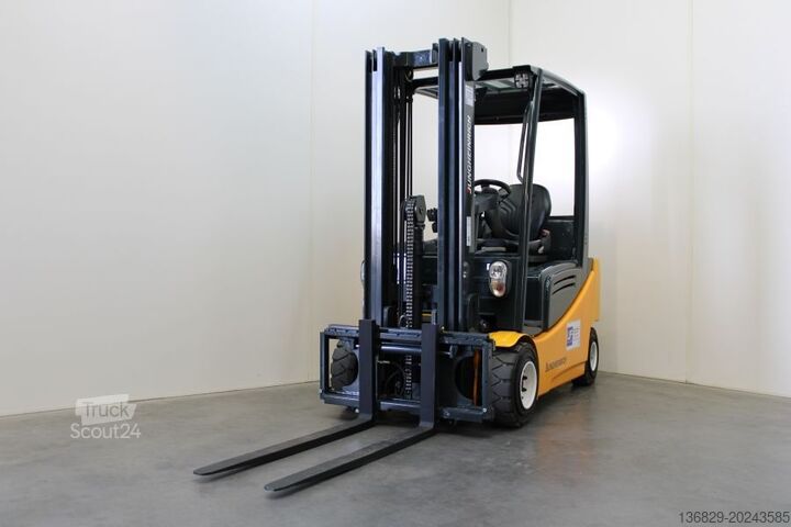 Chariot élévateur frontal Jungheinrich EFG 320