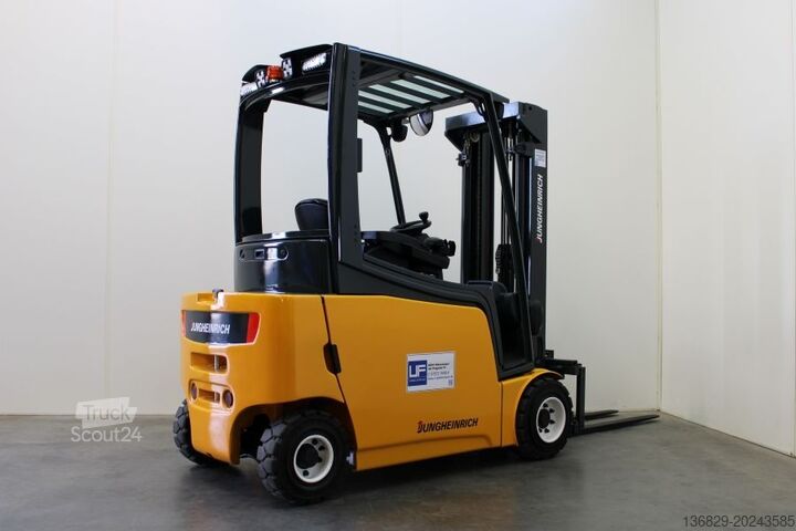 Chariot élévateur frontal Jungheinrich EFG 320