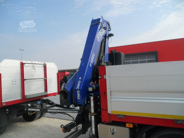Macara montată pe camion Volvo FH510