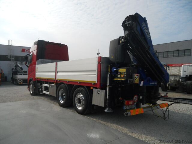 Macara montată pe camion Volvo FH510